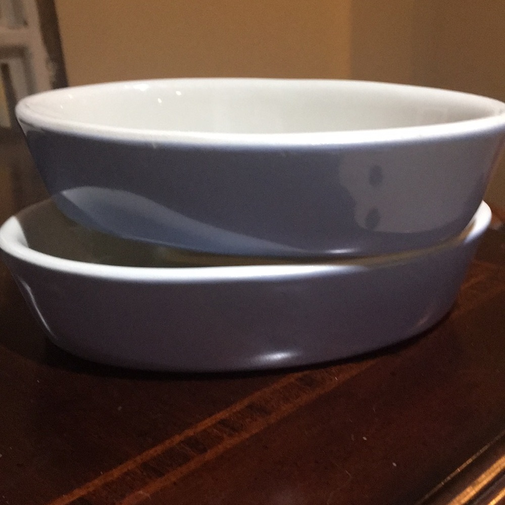 HALL Casserole dishes.